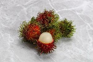 dolce succoso tropicale frutta rambutan foto