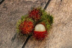 dolce succoso tropicale frutta rambutan foto