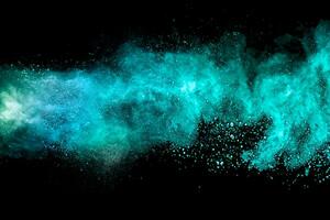 esplosione di polvere multicolore astratta su sfondo nero. particelle di polvere rosse e blu schizzate sullo sfondo. foto