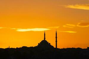 moschea sfondo foto. fatih moschea nel Istanbul a tramonto. foto