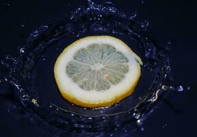 Limone e acqua foto