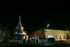 nuovo anni decorazioni, luci e architettura nel bangkok, Tailandia foto