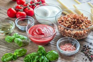 ingredienti per lasagne foto