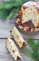 Panettone con secco frutta foto