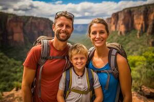 ai generato contento famiglia escursioni a piedi avventura su montagna foto