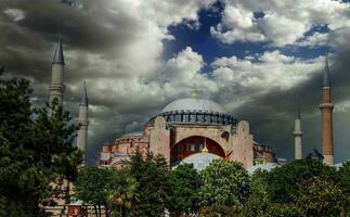 cupola e minareti di hagia sophia foto