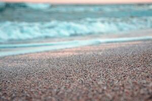 vicino su sabbia spiaggia e oceano onde concetto foto. Barcellona ricorrere, blu mare. davanti Visualizza fotografia foto