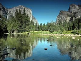 vista di el capitan nel parco nazionale di Yosemite foto