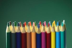 ritorno a scuola forniture matite colorate