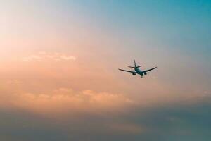 aereo nel cielo foto