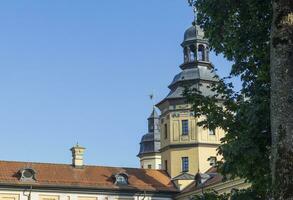 nesvizh, bielorussia - 23.08.2023 - tiro di il bene conoscere architettonico punto di riferimento , radzwill castello. storia foto