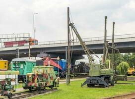 tiro di il Vintage ▾ vecchio costruzione treni. trasporto foto