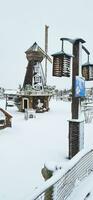 tiro di il all'aperto inverno scena nel il rurale villaggio. natura foto