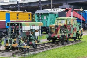 tiro di il Vintage ▾ vecchio costruzione treni. trasporto foto