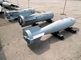 armamento di aerei ed elicotteri razzi, bombe, cannoni