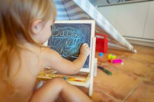 poco ragazzo preparazione per scuola foto