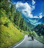 in viaggio su motocicletta foto