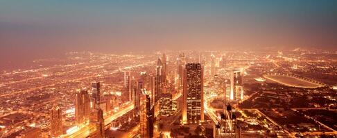 bellissimo notte dubai paesaggio urbano foto