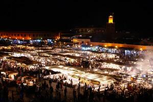 jemaa el-fnaa, piazza e mercato posto nel Marrakech, Marocco foto