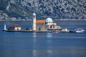 isola Chiesa nel perast kotor baia montenegro foto