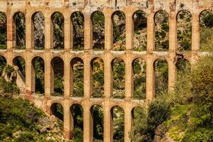 vecchio acquedotto nel nera, costa del sol, Spagna foto