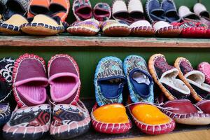 fatti a mano bambino scarpe nel Istanbul foto