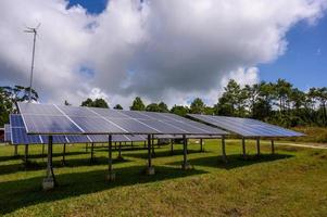 celle solari speciali che devono trasformare l'energia dalla luce solare in energia elettrica energia pulita che è rispettosa dell'ambiente