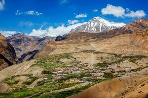 villaggio nel Himalaya foto