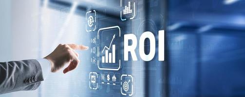 ROI ritorno sull'investimento business tecnologia analisi concetto finanziario