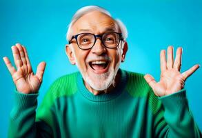 ai generato foto di pensionato vecchio uomo Aperto bocca brillante Sorridi eccitato indossare bicchieri