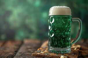 ai generato un' allegro st Patrick giorno birra a un' di legno tavolo foto