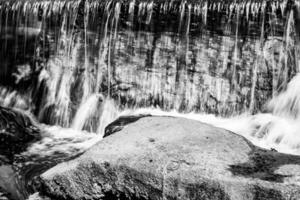 fotografia su tema bellissimo autunno acqua a partire dal giardino cascata foto