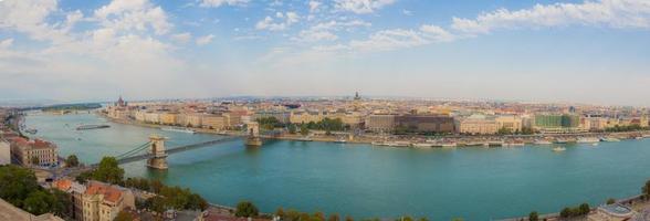 panorama della città di budapest, ungheria foto
