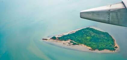 aereo Visualizza di il serie di isole nel Batam, Riau isole foto