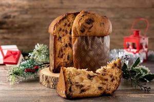 panettone tradizionale italiano per natale foto