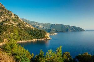 bellissima vista sulla spiaggia della valle di kabak vicino a fethiye, turchia? foto