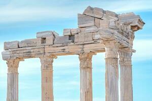 colonnato di il distrutto tempio di Apollo nel lato, adesso manavgat, tacchino foto