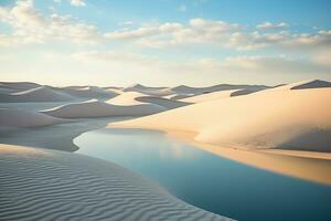 lago con chiaro acqua fra dune nel il deserto dopo pioggia foto