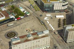 Vista aerea della piazza alexanderplatz a Berlino