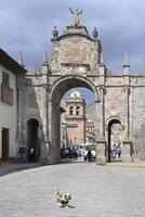 Santa chiara arco e tempio, cusco, Perù foto