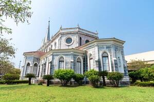 bellissimo cristiano Chiesa nel il blu cielo Tailandia punto di riferimento nel samutsongkram foto