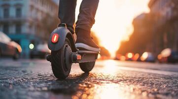 ai generato giovane uomo equitazione un' calcio scooter su il strada a tramonto. foto