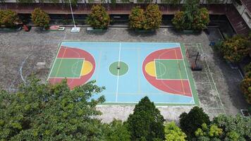 un aereo Visualizza rivela un' pallacanestro Tribunale a un elementare scuola nel ovest Giacarta. foto