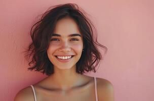 ai generato un' donna sorridente contro un' rosa sfondo foto