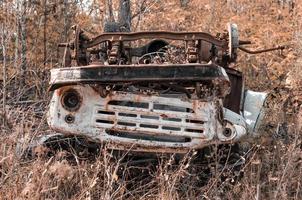 pripyat, ucraina, 2021 - vecchio camion radioattivo rotto chernobyl foto