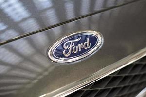 belgrado, serbia, 28 marzo 2017 - dettaglio dell'auto ford a belgrado, serbia. Ford è una casa automobilistica multinazionale americana con sede a Dearborn. foto