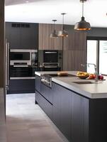ai generato un' elegante moderno cucina design nel grigio colori con un' marmo tavolo. alta risoluzione. ai generativo foto