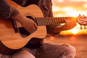 ai generato caucasico uomo giocando acustico chitarra su sabbioso spiaggia a tramonto volta. giocando musica concetto, neurale Rete generato fotorealistico Immagine foto