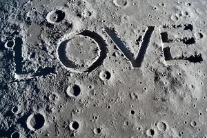 ai generato un' spazio scena a crepuscolo con un' amore parola disegnato nel il Luna .ai generativo foto
