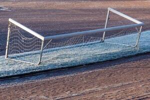 rovesciato calcio obbiettivo nel il stadio foto